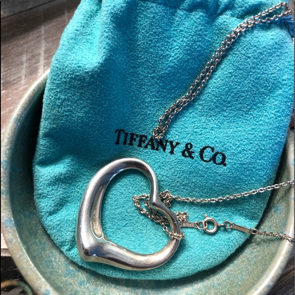 Tiffany & Co  heart & chain 🖤